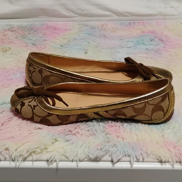 Coach Ballet Flats W Gold Detail Sz.8M They can fit 8.5 Like New (X-100 CRATE) - Picture 9 of 15